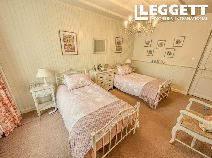 Image No.9-3 Bed House for sale