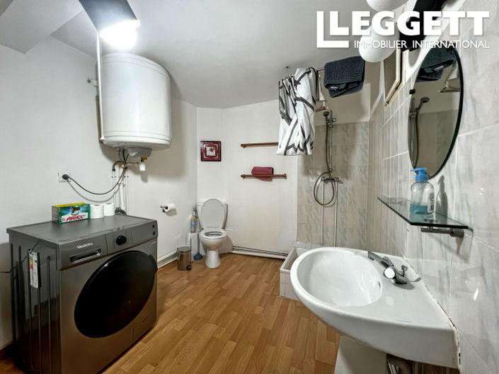 Image No.8-2 Bed House for sale