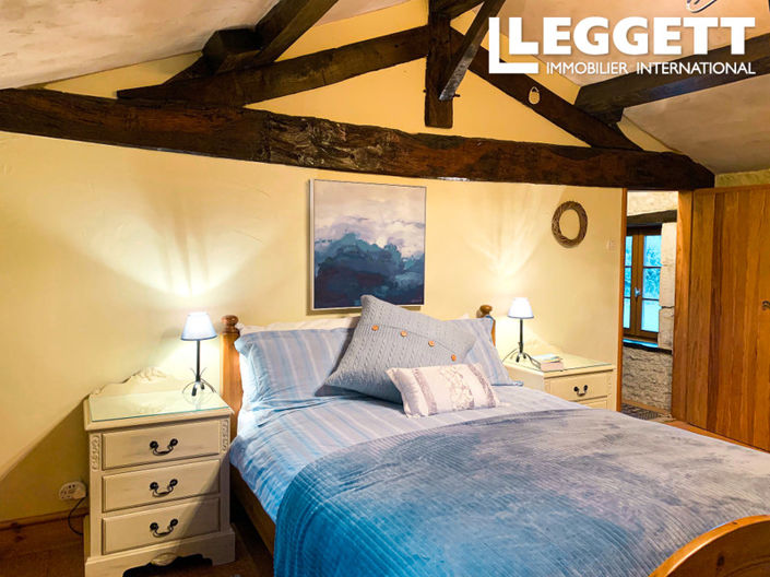 Image No.9-5 Bed House for sale