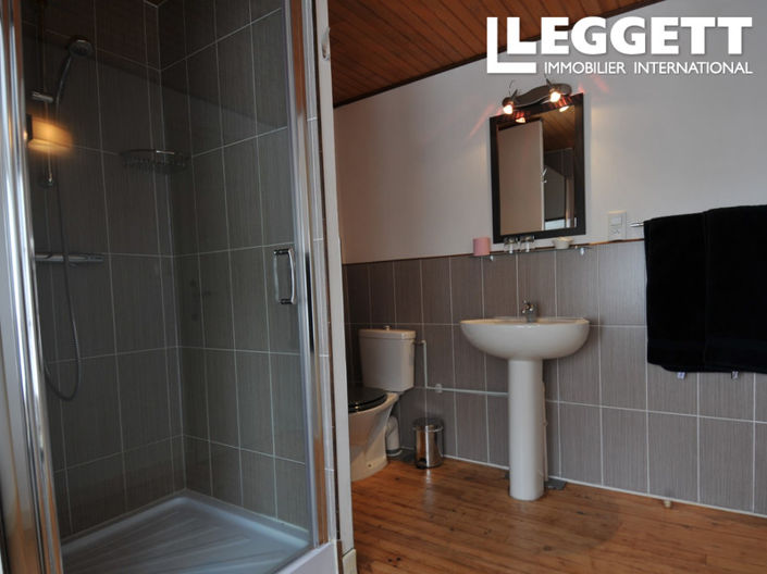 Image No.9-Commercial de 7 chambres à vendre à Saint-Donat