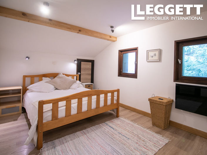 Image No.8-3 Bed House for sale