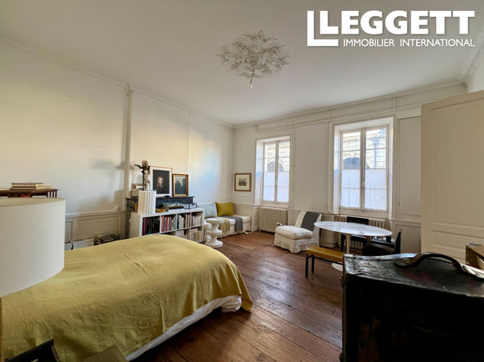 Image No.5-8 Bed House for sale