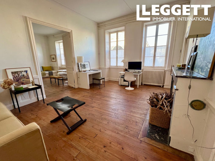 Image No.6-8 Bed House for sale