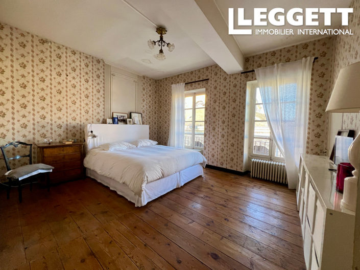 Image No.9-8 Bed House for sale