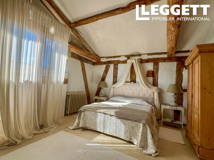 Image No.8-4 Bed House for sale