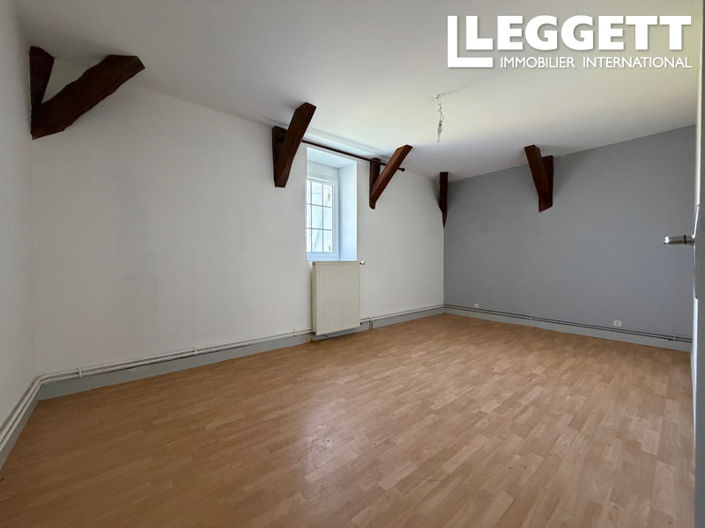 Image No.10-5 Bed House for sale