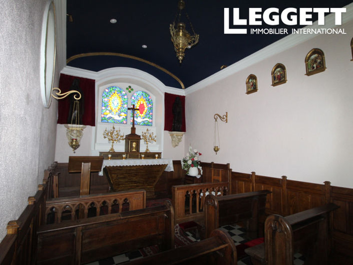 Image No.9-Châteaux de 24 chambres à vendre à Gehée