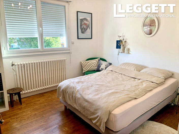 Image No.6-4 Bed House for sale