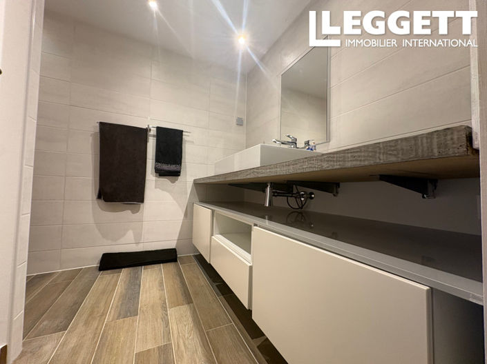 Image No.7-2 Bed House for sale