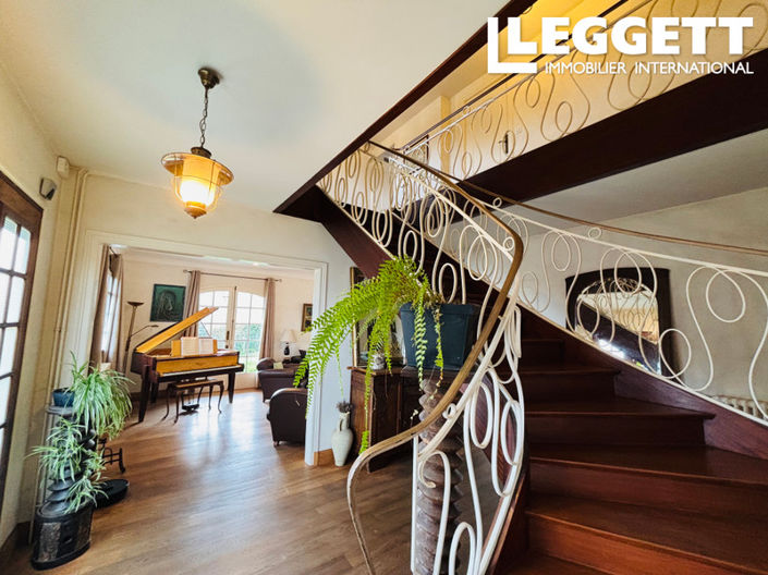 Image No.2-6 Bed House for sale