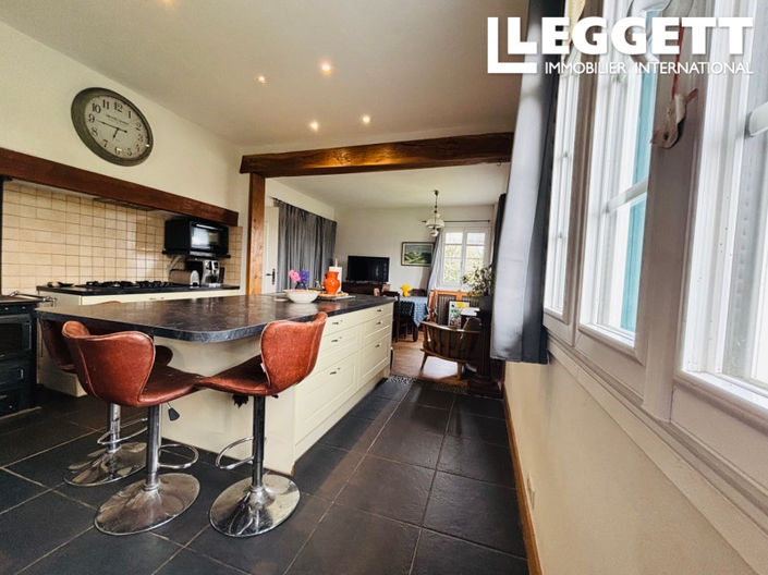 Image No.5-6 Bed House for sale