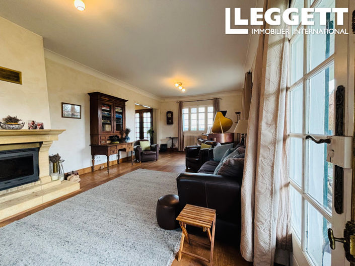 Image No.7-6 Bed House for sale