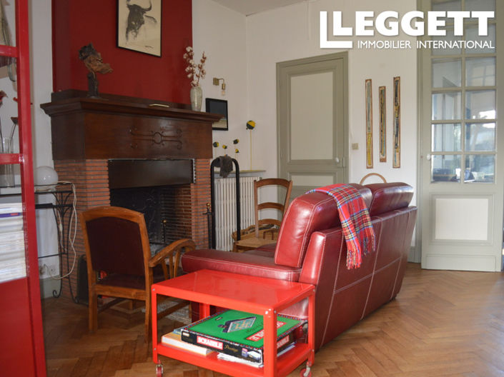 Image No.10-6 Bed House for sale