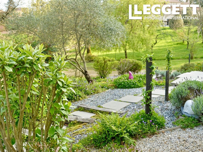 Image No.10-4 Bed House for sale