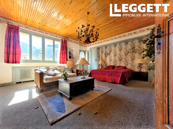 Image No.6-11 Bed House for sale