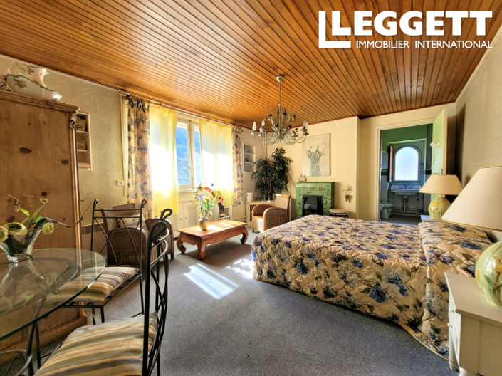 Image No.7-11 Bed House for sale