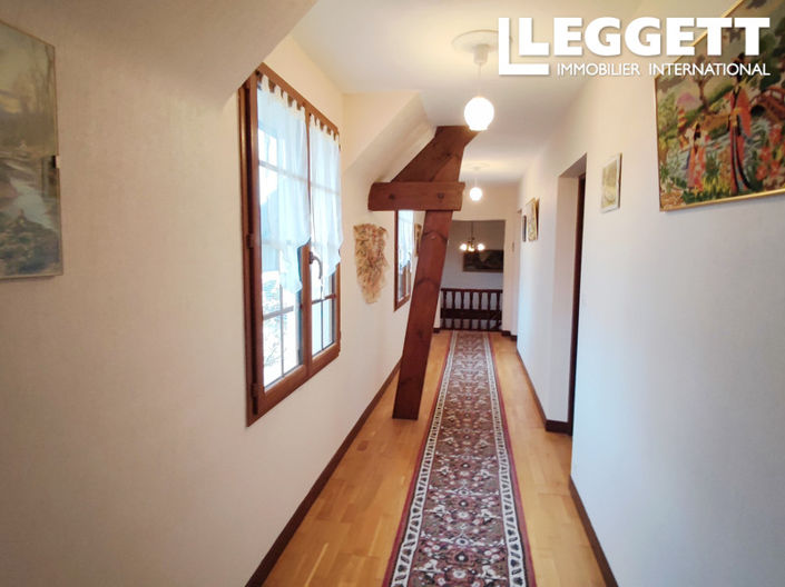 Image No.8-4 Bed House for sale