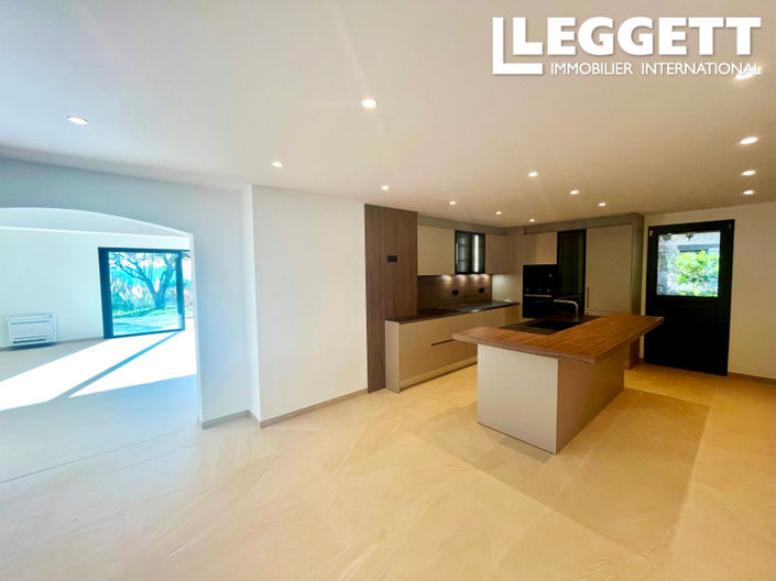 Image No.6-4 Bed House for sale