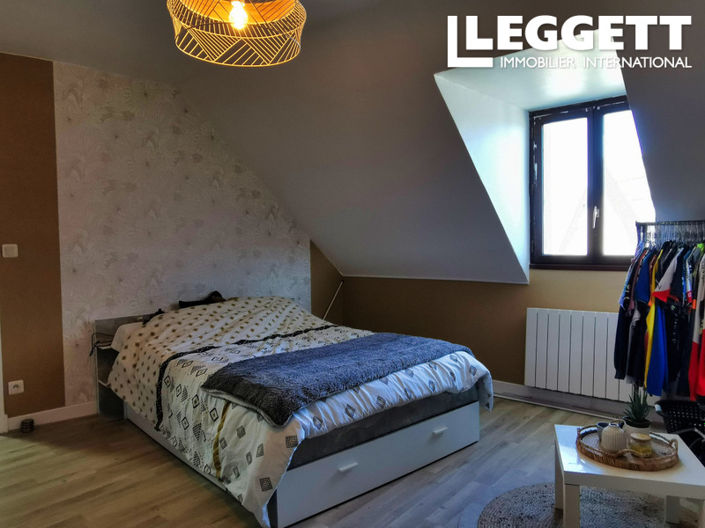 Image No.10-3 Bed House for sale