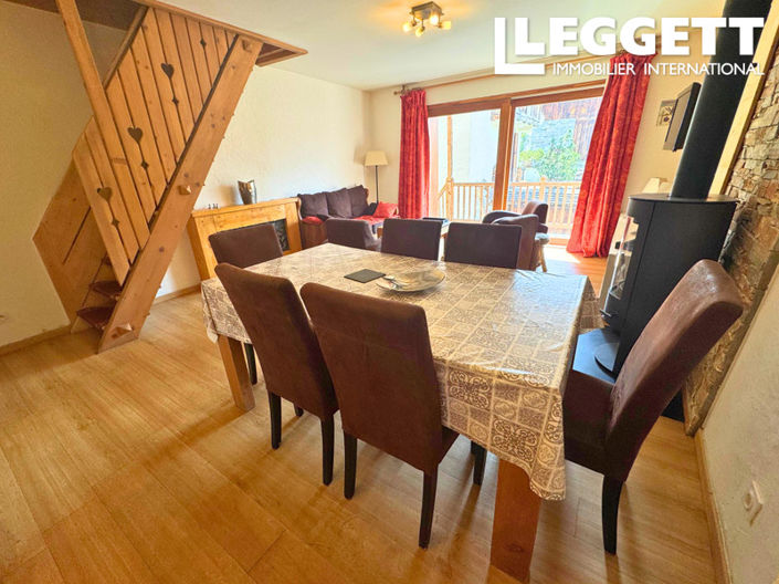 Image No.5-5 Bed House for sale