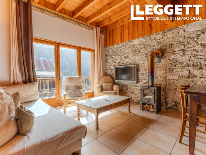 Image No.8-11 Bed House for sale