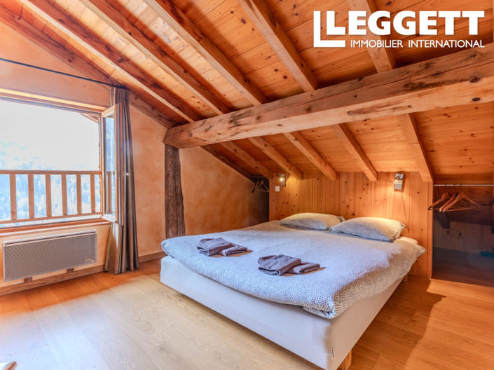 Image No.9-11 Bed House for sale