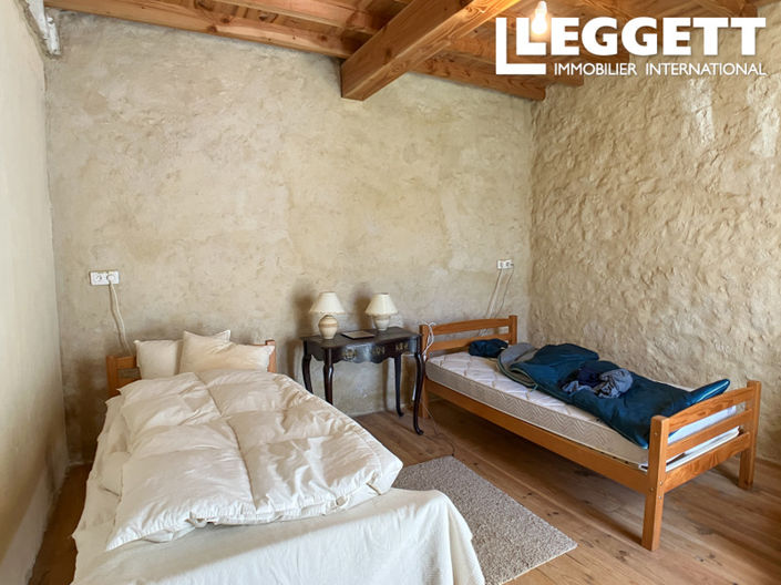 Image No.9-4 Bed House for sale