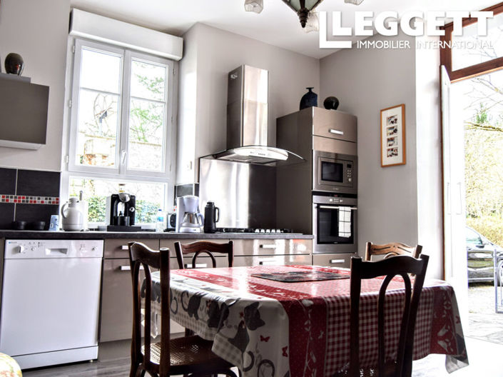 Image No.4-6 Bed House for sale