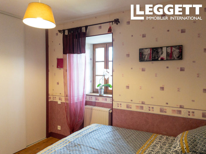 Image No.8-3 Bed House for sale