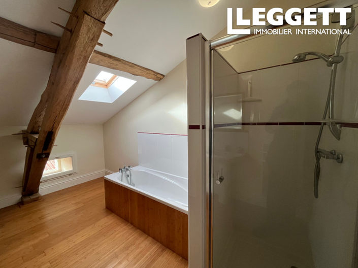 Image No.10-8 Bed House for sale