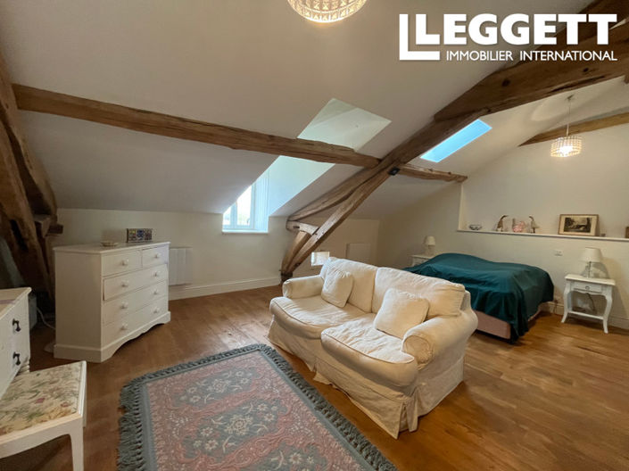 Image No.7-8 Bed House for sale