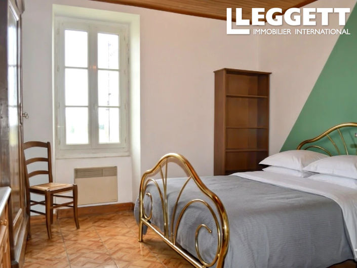 Image No.10-3 Bed House for sale