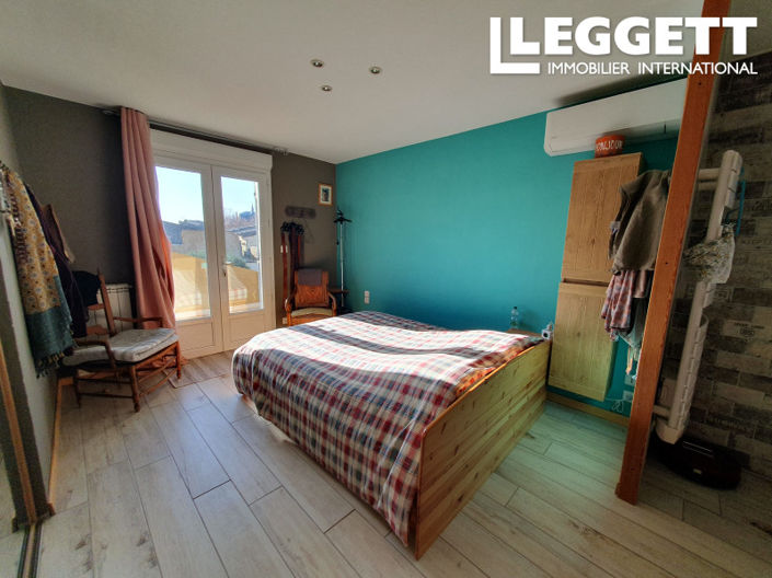 Image No.8-3 Bed House for sale