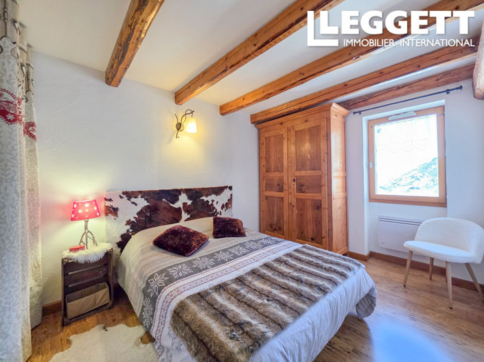 Image No.8-3 Bed House for sale