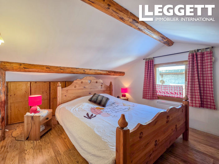 Image No.9-3 Bed House for sale