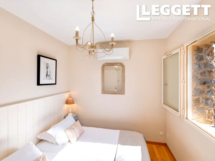 Image No.10-5 Bed House for sale