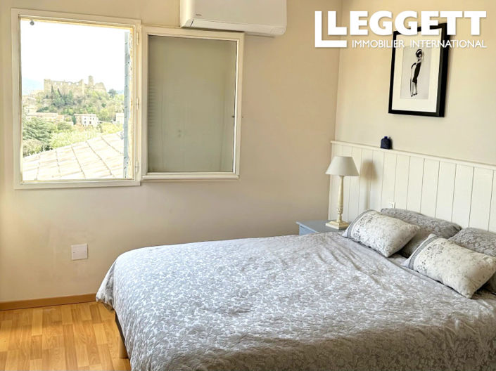 Image No.6-5 Bed House for sale