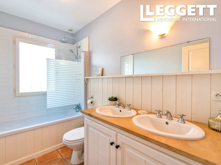Image No.5-5 Bed House for sale