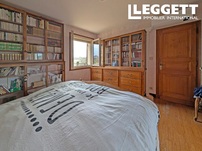 Image No.8-4 Bed House for sale