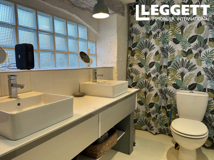 Image No.10-3 Bed House for sale