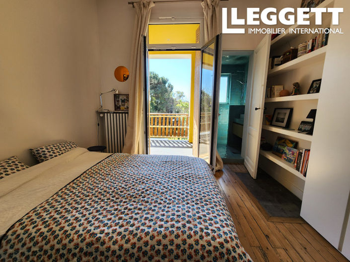 Image No.6-5 Bed House for sale