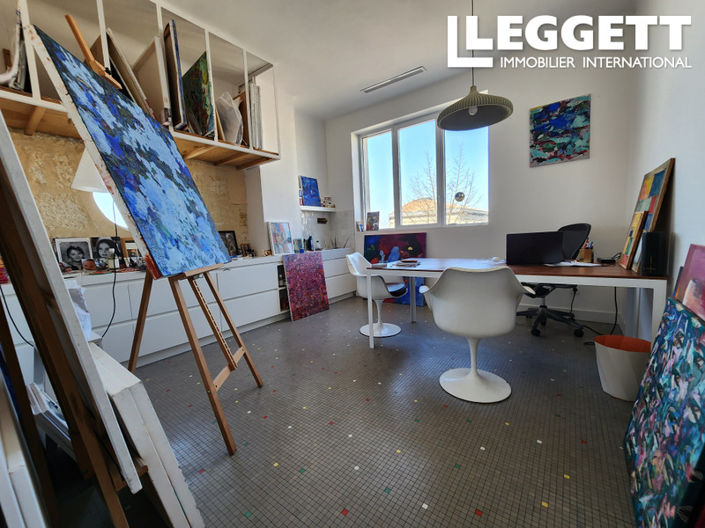 Image No.8-5 Bed House for sale