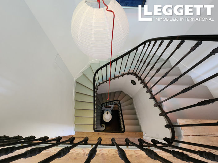 Image No.9-5 Bed House for sale