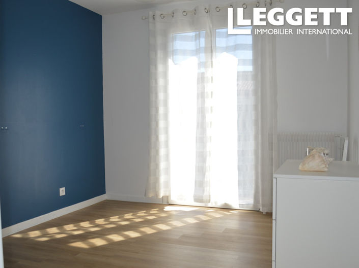 Image No.10-5 Bed House for sale