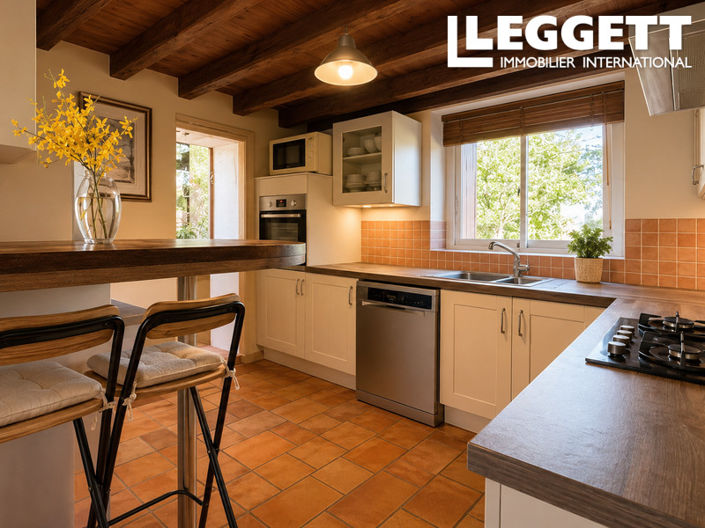 Image No.10-5 Bed House for sale