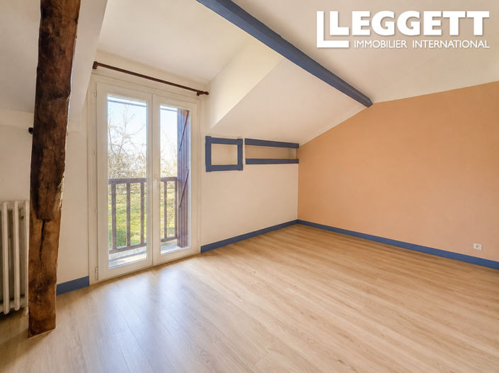 Image No.8-5 Bed House for sale