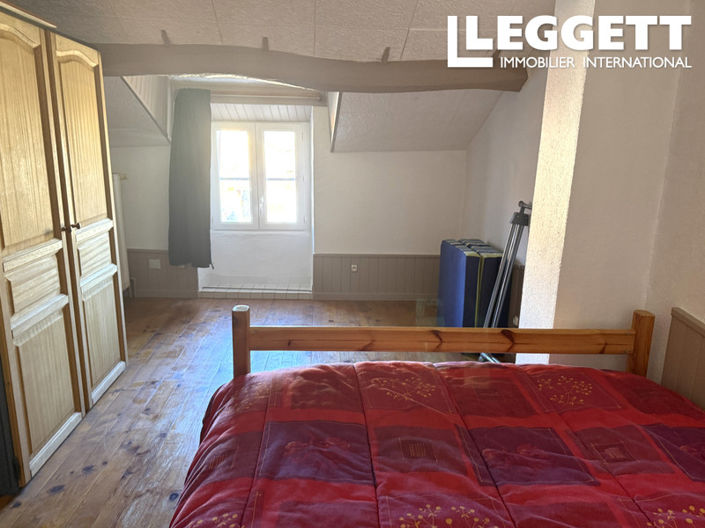 Image No.10-3 Bed House for sale