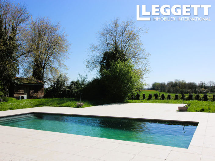 Image No.10-6 Bed House for sale