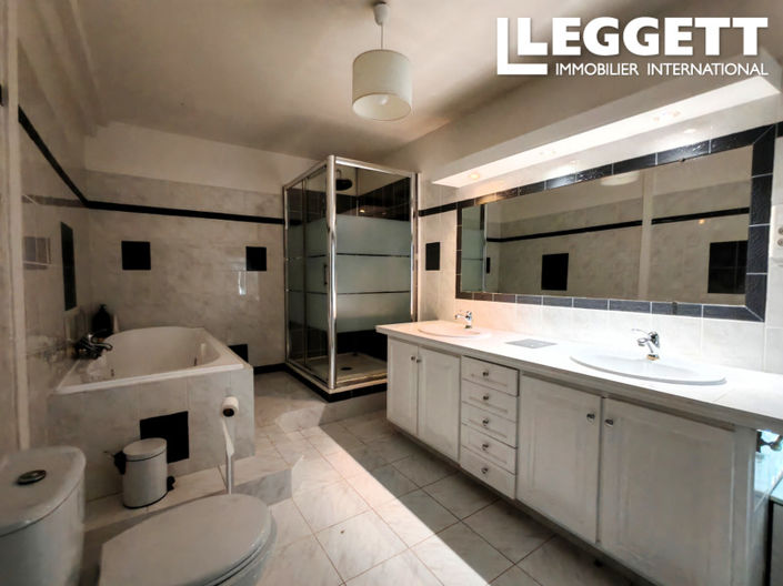 Image No.6-6 Bed House for sale