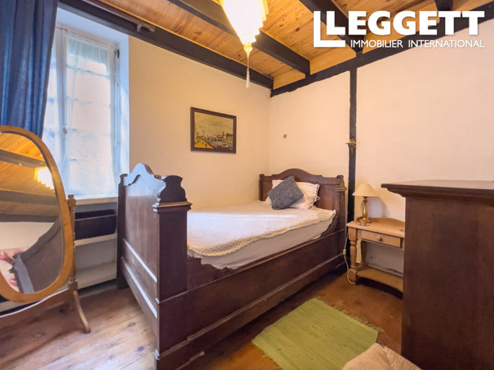 Image No.10-3 Bed House for sale